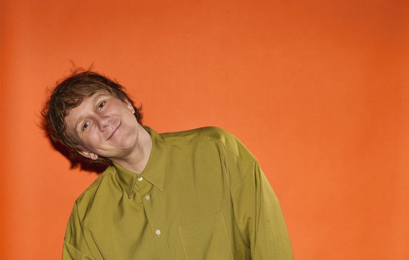 Josh Thomas: Jiggle, Jiggle
